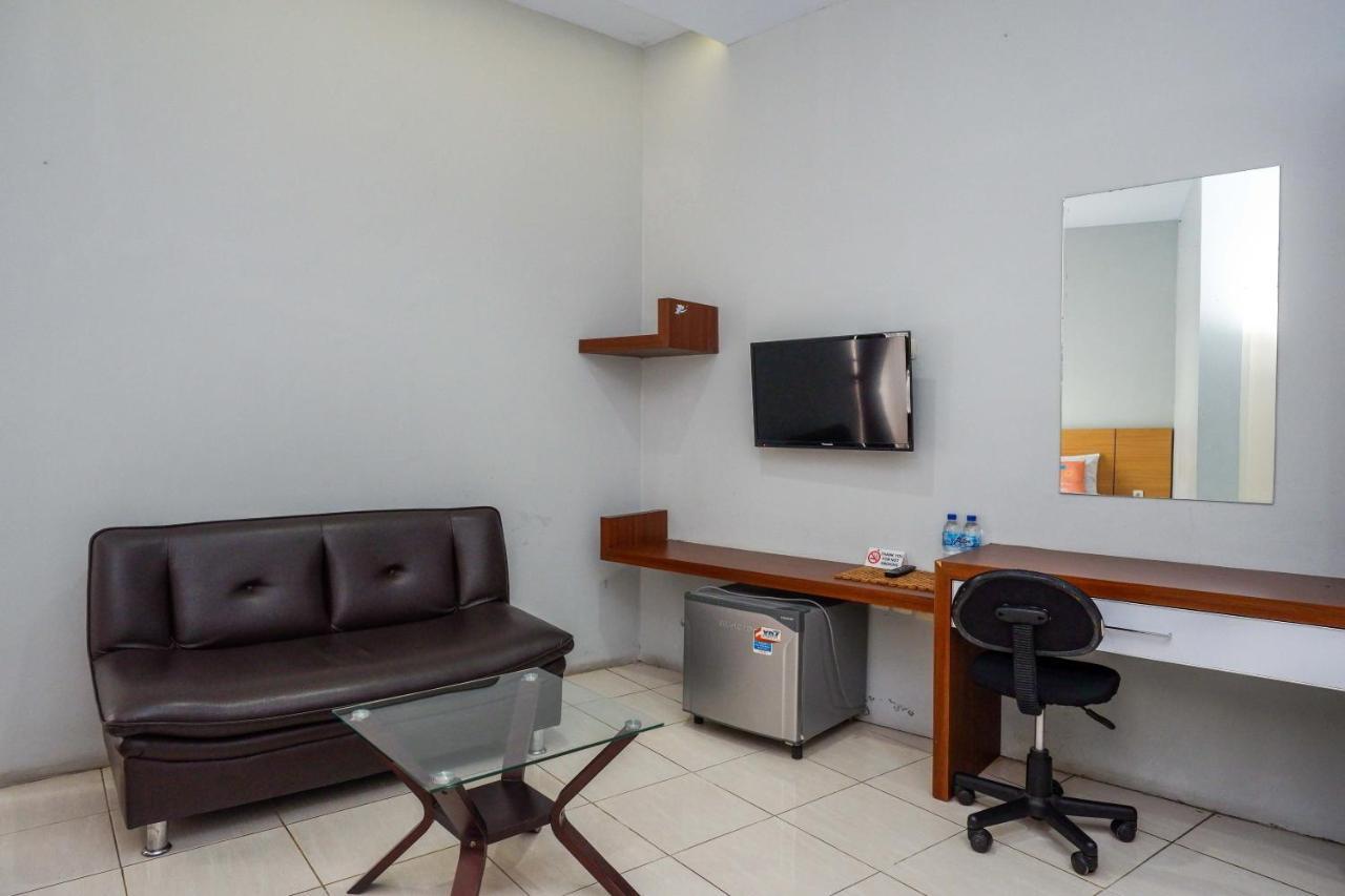 Sans Hotel Absari Yogyakarta Jarakan Exterior foto