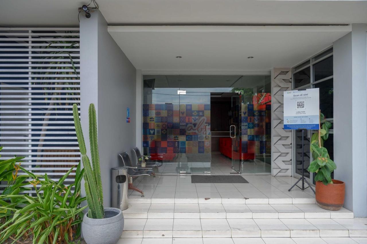 Sans Hotel Absari Yogyakarta Jarakan Exterior foto
